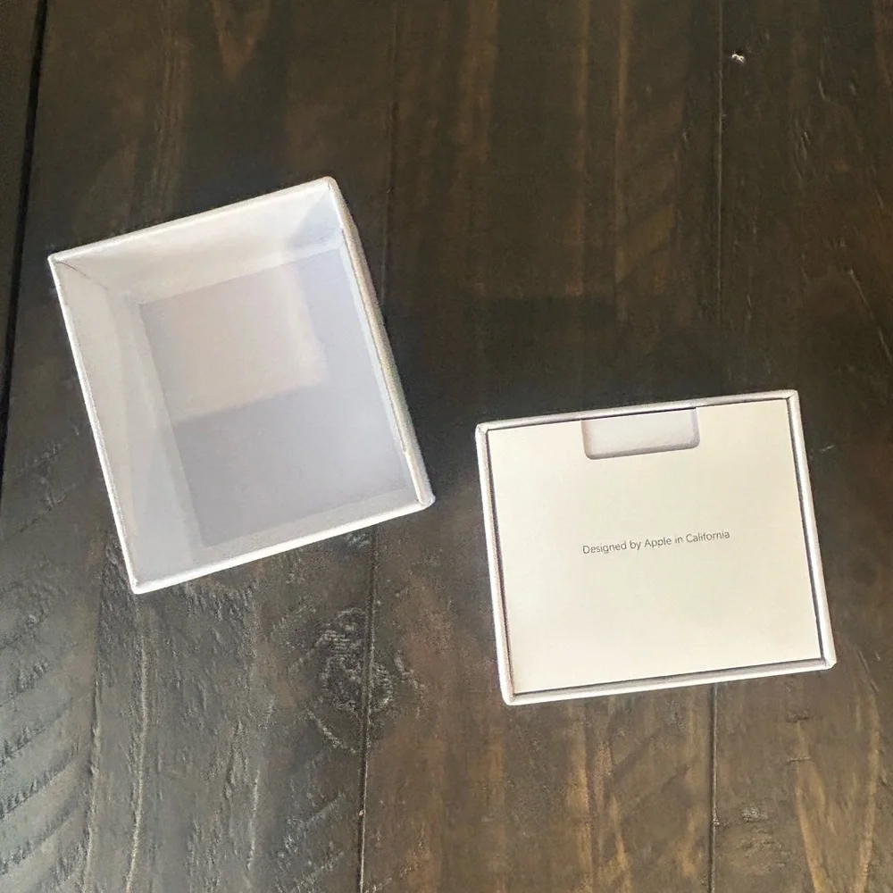 Bluetooth Wireless Earbuds (BRAND NEW)